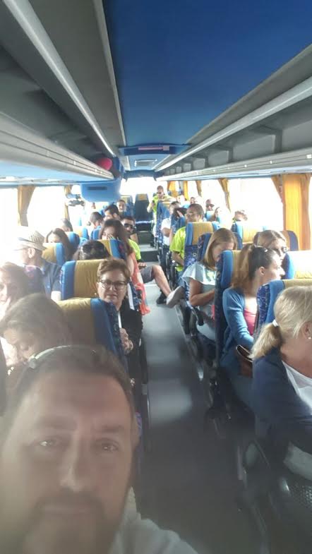 Los miembros de la Plataforma de Afectados por el ERE de Isla Cristina se desplazan al TSJA (Sevilla) en Autobús