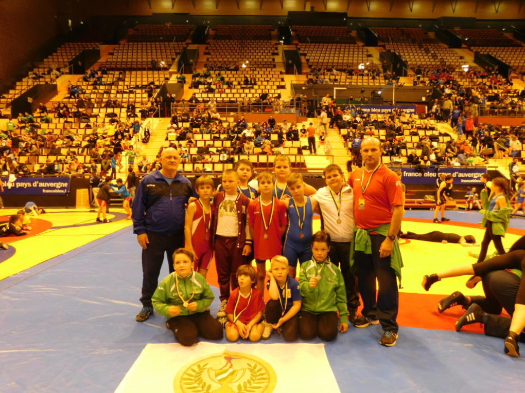 Algunos de los medallistas cartayeros, en Francia