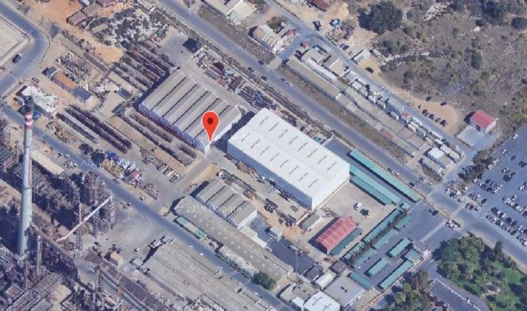 Dos heridos al colisionar un tren de mercancías y un turismo en Palos