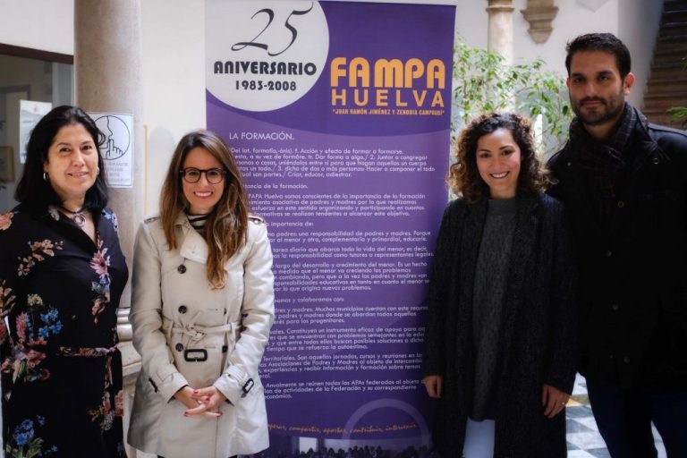 Ampas onubenses abordan en Ayamonte la adicción de los menores a las nuevas tecnologías