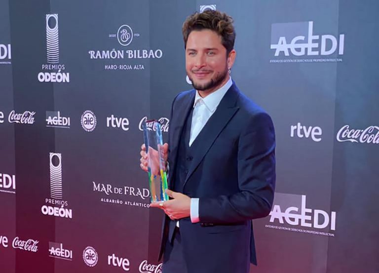 El artista isleño Manuel Carrasco gana el Premio Odeón al mejor directo con La Cruz del Mapa