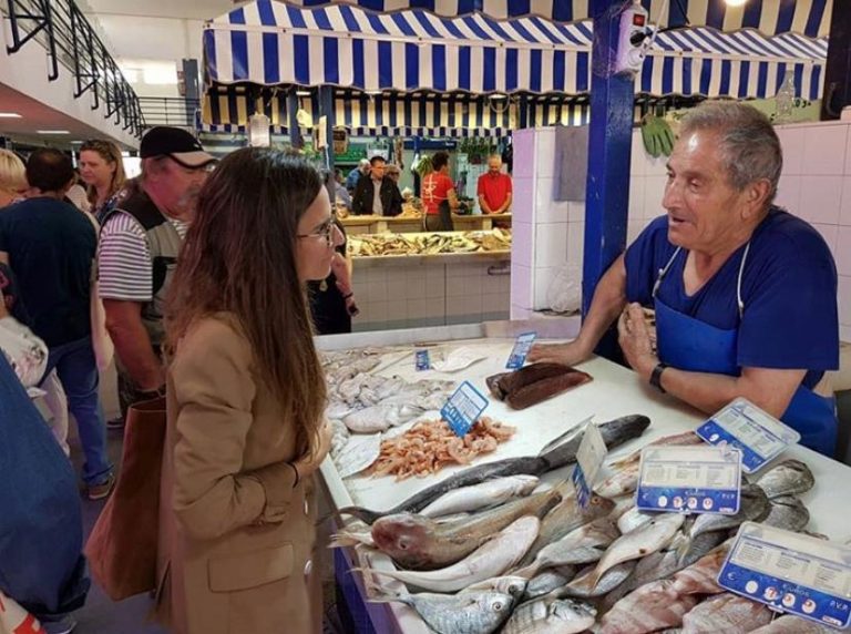 El Mercado de Abastos de Ayamonte sigue modernizándose incorporando la venta ‘On Line’