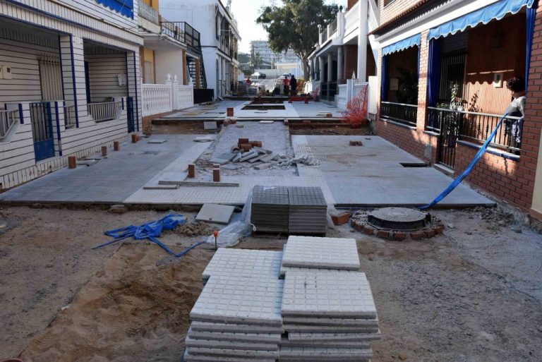 Las obras de remodelación de la calle Raya de Punta Umbría marchan a buen ritmo
