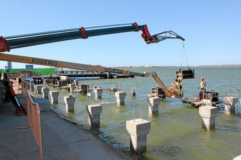 Adelante Ayamonte afea la “paralización” de las obras que acomete en el Muelle de Portugal la Junta
