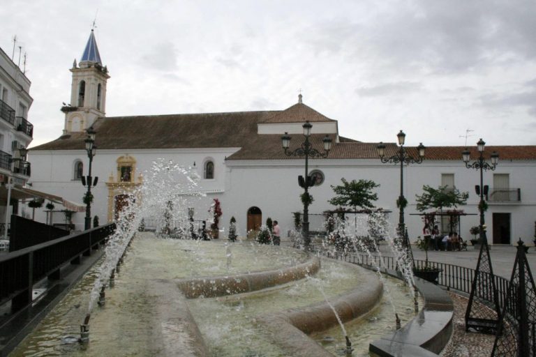 Cartaya: una bebé de 3 meses «pierde el conocimiento y la respiración» tras recibir un balonazo en la cara en la Plaza Redonda