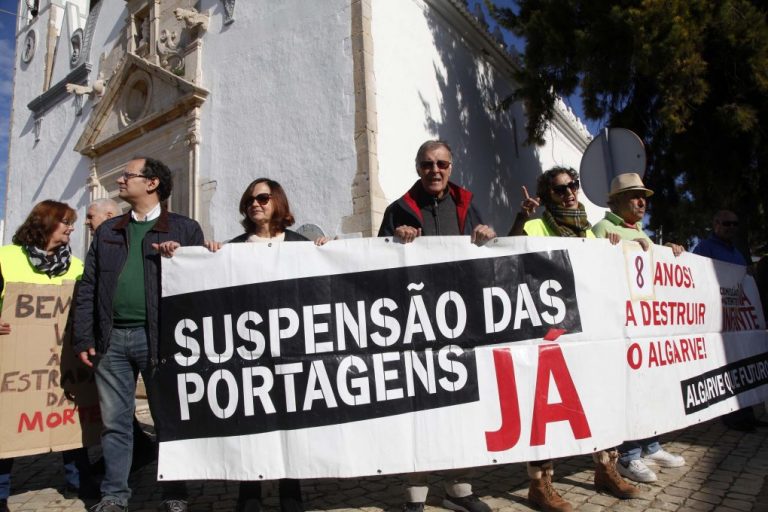 Usuarios confían que el Gobierno luso vote a favor de eliminar el peaje en el Algarve