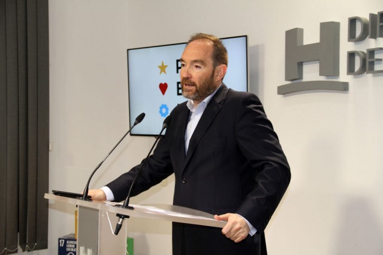 Diputación de Huelva presenta un presupuesto municipalista, inversor y cohesionador del territorio