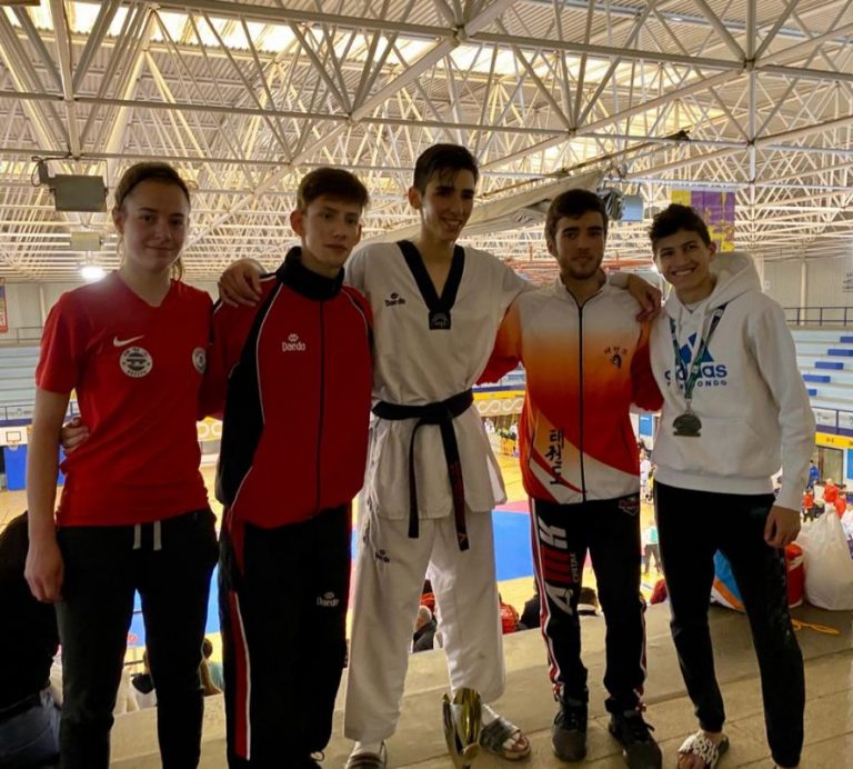 Un oro y dos platas para el taekwondo onubense en el Andaluz Sub21 de Sevilla