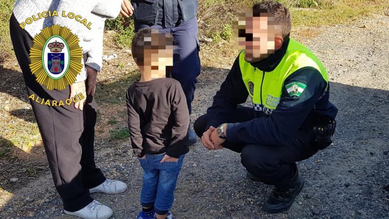 Encuentran un niño de 3 años perdido deambulando cerca del canal de Piedras