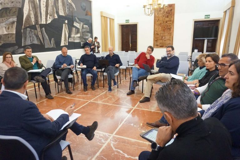 La Mesa Sectorial de Turismo de Huelva valora la ayuda a las playas anunciada por la Diputación de Huelva