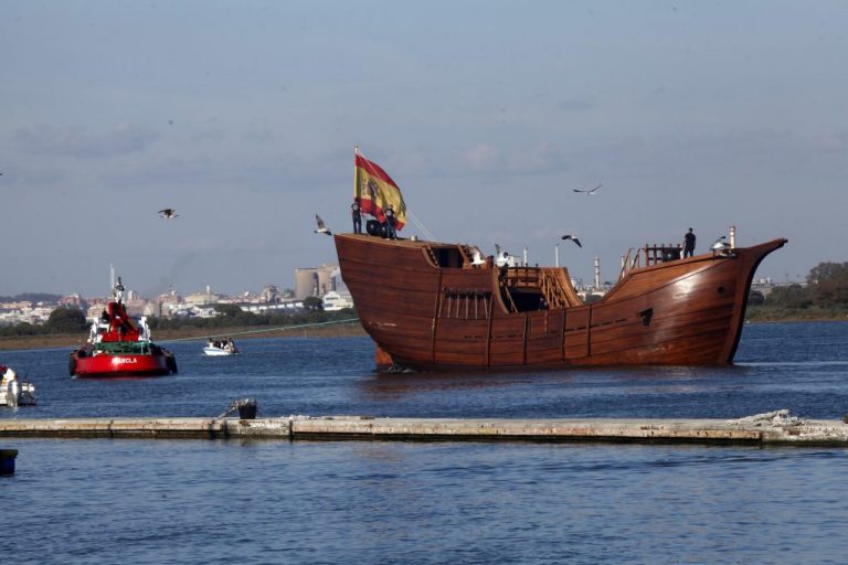 Punta Umbría acoge la botadura de la Nao Victoria 500