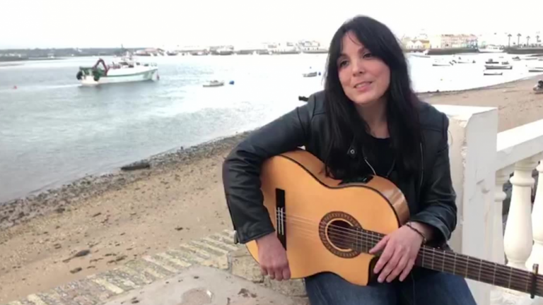 La cantautora isleña Alba Casado inicia un crowdfunding para grabar su segundo disco