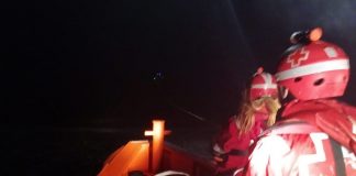 Aparatoso rescate de una pareja a la deriva en moto de agua en desembocadura del Piedras