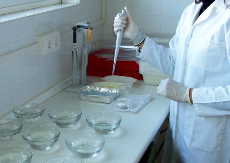 Salud estudia siete supuestos pinchazos a mujeres en la provincia de Huelva