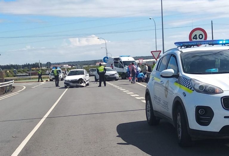 Una persona resulta herida en una colisión entre dos turismos en Cartaya