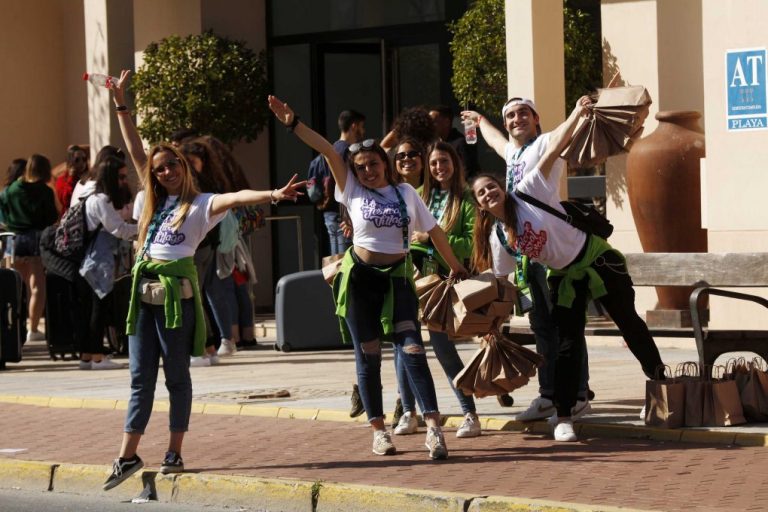 Plantean posponer para diciembre el Festival Village de Punta por el coronavirus
