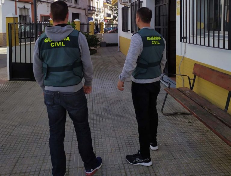 Detenidos un varón y una mujer por una cadena de robos en Isla, Lepe, Ayamonte y La Redondela