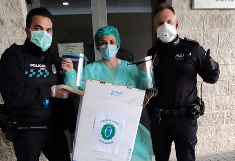 Coronavirus: policías locales de Aljaraque donan mascarillas pagadas por ellos mismos a sanitarios y cuidadores