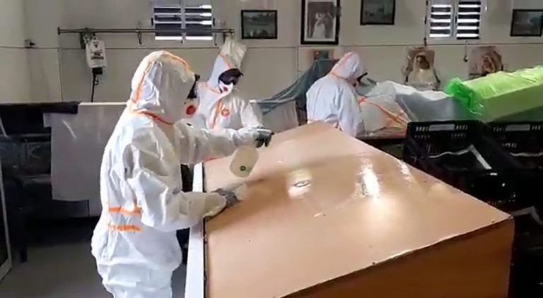 Infoca se suma en Aljaraque a la desinfección del mercado, centro de mayores y centro de salud