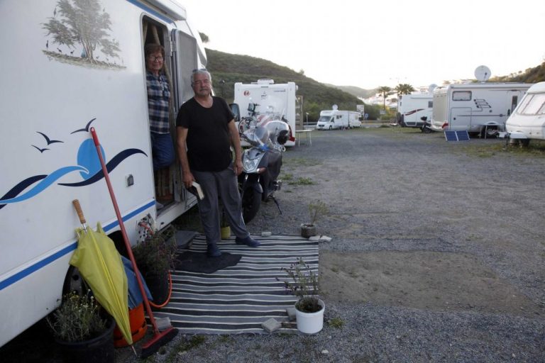 Unos 15 extranjeros permanecen confinados en sus autocaravanas en pleno Andévalo onubense