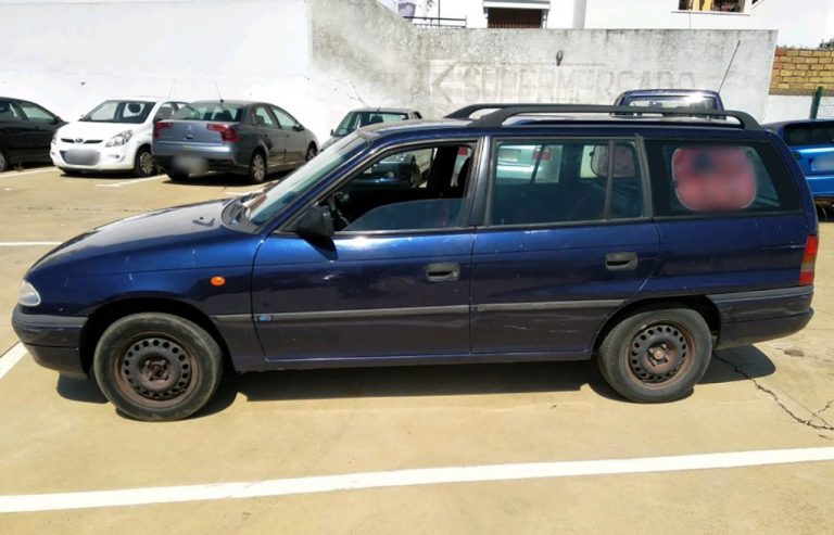 Lo pillan en Lepe conduciendo borracho, sin carné, sin seguro, sin ITV y burlando el confinamiento