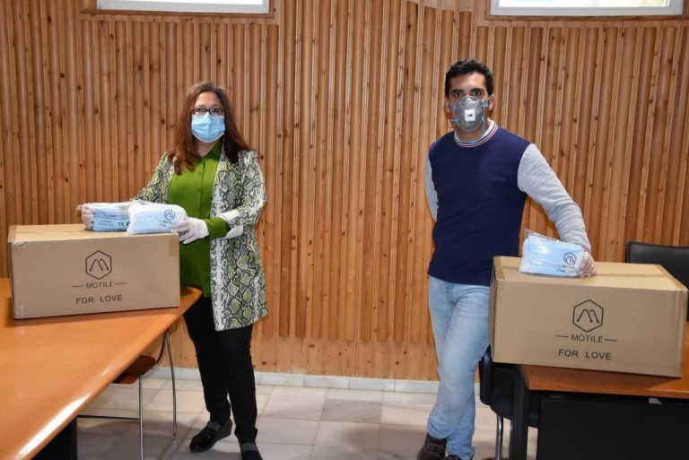 El Ayuntamiento de Punta reparte casa por casa 20.000 mascarillas: dos por vivienda