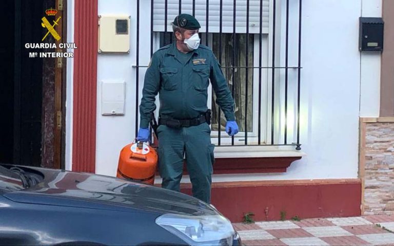 Auxiliadas dos mujeres y una menor tras un escape de gas su vivienda en Almonte
