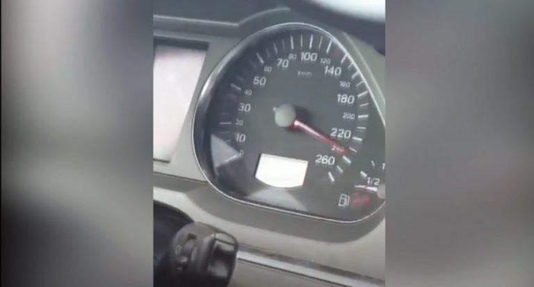 Investigan a dos personas por circular a 240 por hora por la A-49 en pleno confinamiento