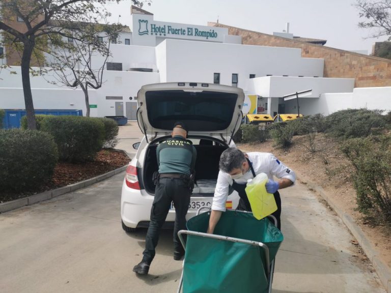 Coronavirus: sector turístico onubense dona material de protección y desinfección