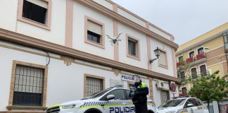 Un Policía Local de Isla Cristina aporta un drone para vigilar desplazamientos injustificados