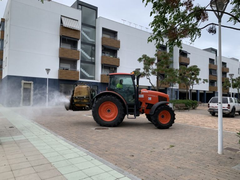Punta Umbría activa un nuevo plan especial de desinfección centrado en la salida de los menores