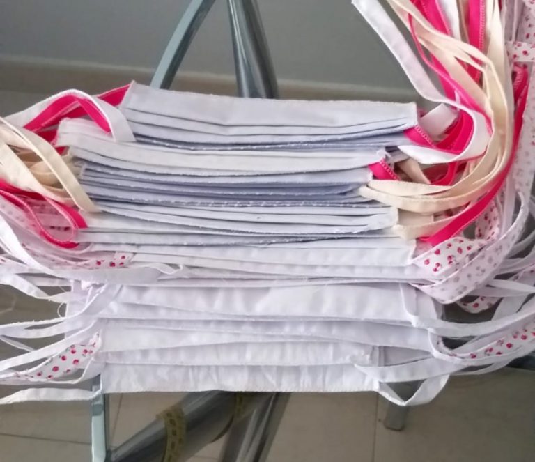 El Ayuntamiento de Punta compra material para la fabricación de 10.000 mascarillas