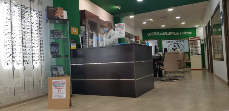 Las ópticas onubenses prestan servicio de urgencias durante el confinamiento