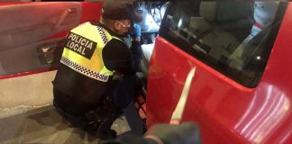 Pillan en Lepe a un conductor sin carnet ni seguro, y con un cuchillo en el coche en pleno confinamiento