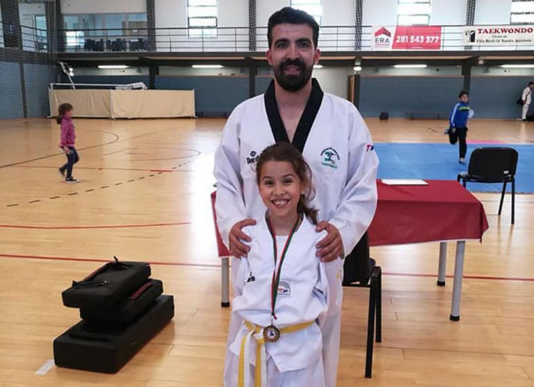 Dos deportistas de Cartaya, padre e hija, participarán en un torneo virtual de taekwondo