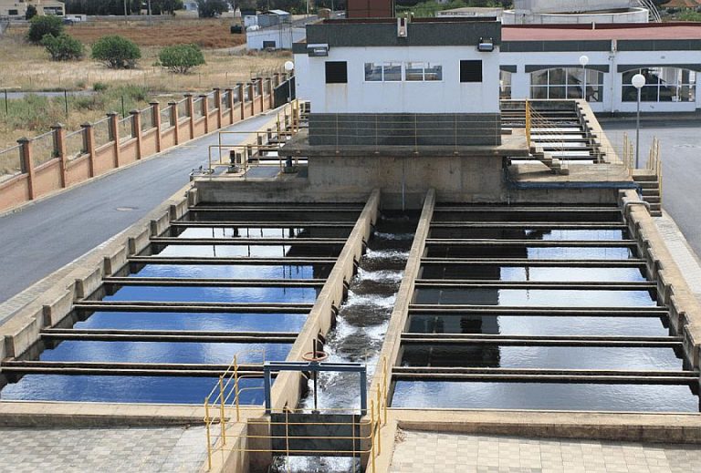 El confinamiento aumenta el consumo de agua en los hogares onubenses