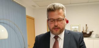 Toma posesión de su cargo el nuevo edil socialista isleño Gerardo Ramos