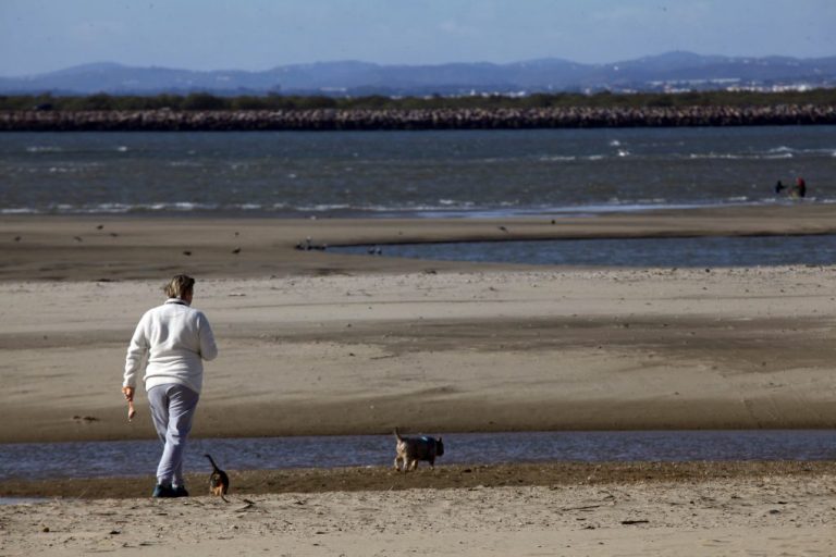 Las playas de Ayamonte también se abren este lunes para paseos y deportes