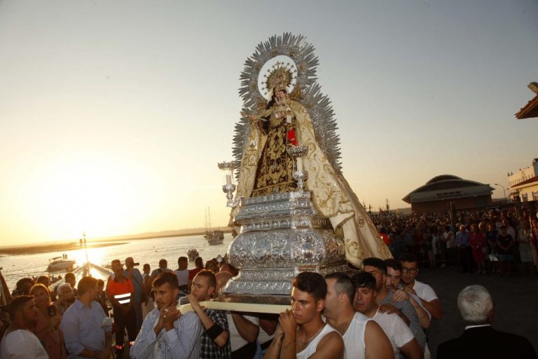La corporación isleña decide unánimemente suspender las fiestas estivales del Carmen