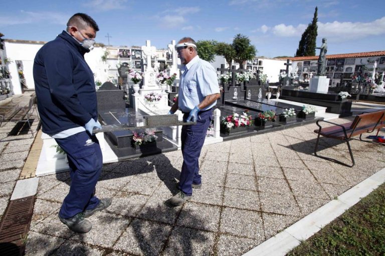 El cementerio municipal de Punta Umbría reabre al público este martes