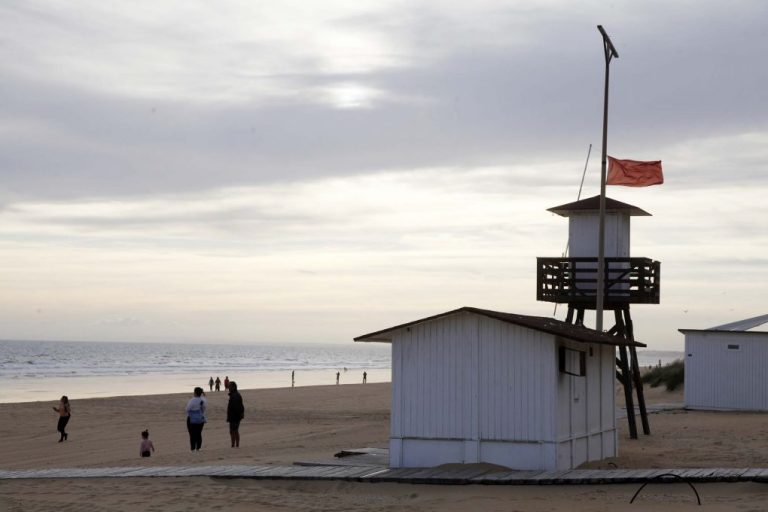 Alcaldes socialistas de la Costa onubense piden a la Junta que garantice la seguridad sanitaria en las playas