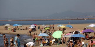 La Junta recomienda a los ayuntamientos costeros que limiten el aforo de las playas