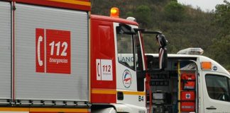 Dos personas heridas en un choque entre una furgoneta y un turismo entre Palos y Mazagón