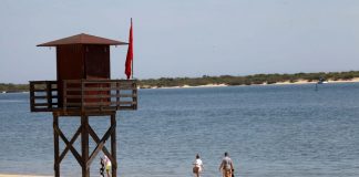 Empresarios turísticos onubenses piden a los ayuntamientos costeros que adelanten los planes de playa