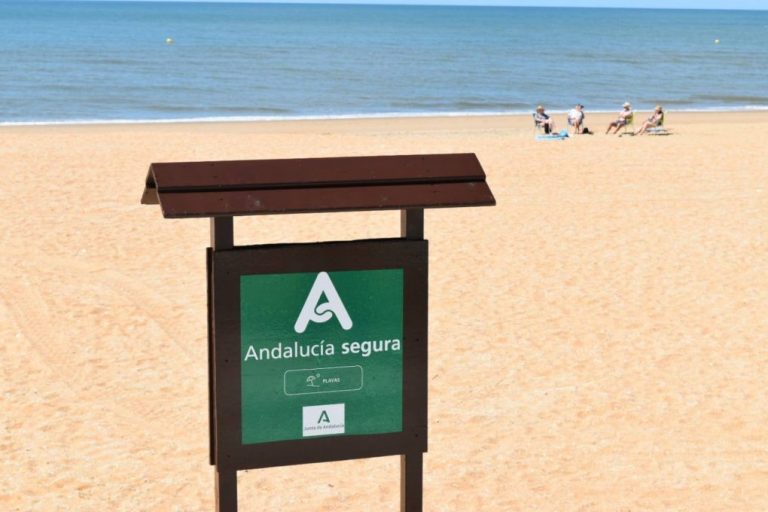 La Antilla, primera playa andaluza en conseguir el sello ‘Andalucía Segura’