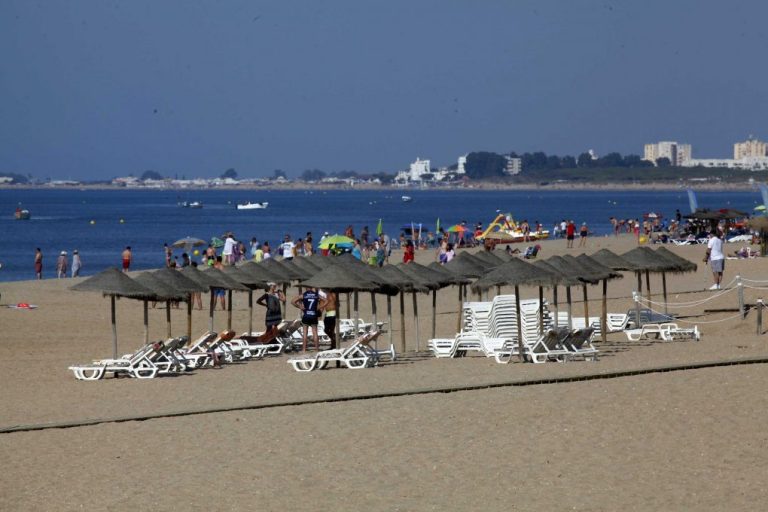 Islantilla organizará su playa en 14 áreas con aforo limitado y zona para grupos de riesgo