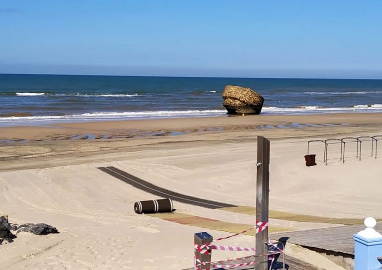Matalascañas es la primera playa onubense en abrir con el Plan de Contingencia funcionando