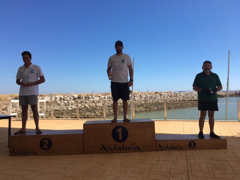 Guillermo Flores, del Náutico Río Piedras de El Rompido, campeón andaluz de Láser Estándar