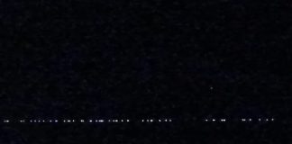 Un “tren de luces” en el cielo llama la atención de los onubenses