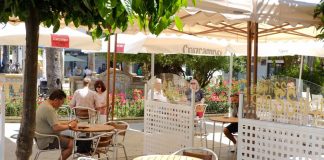 Radio Ayamonte da voz a los comerciantes y hosteleros locales tras su reapertura